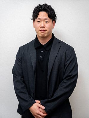 採用サイトの社員座談会で職場を語る社員