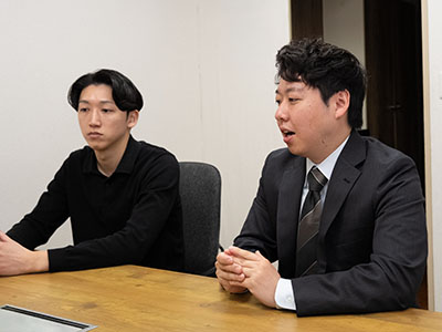 株式会社東洋の社員座談会で意見を交わす様子